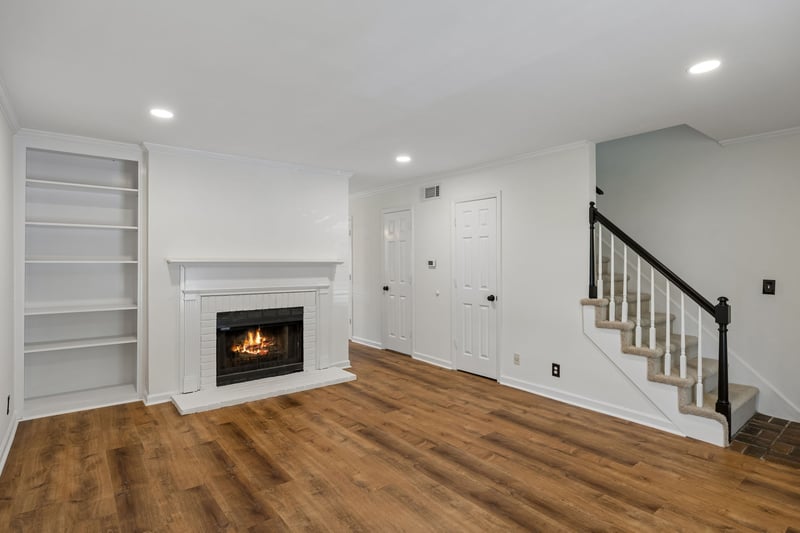 200 N Royal Oaks Blvd #E1, Franklin, TN 37067