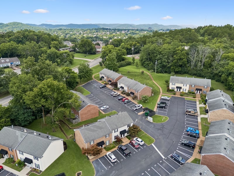 200 N Royal Oaks Blvd #E1, Franklin, TN 37067