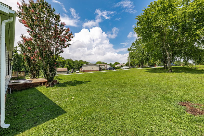 1027 Lbj Ct, Gallatin, TN 37066