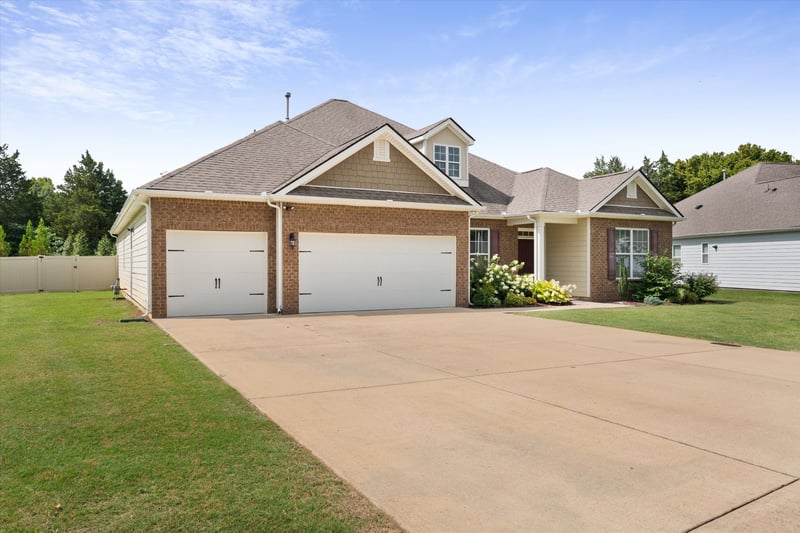 1016 Webbs Retreat Ln, Murfreesboro, TN 37128