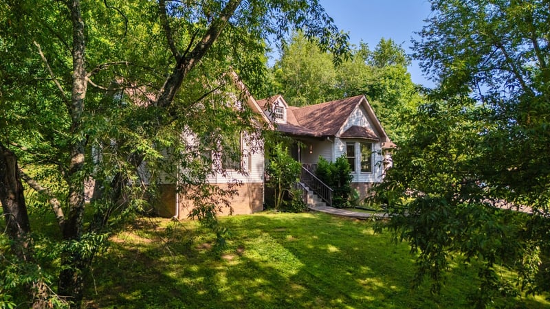 1440 College Park Dr, Columbia, TN 38401