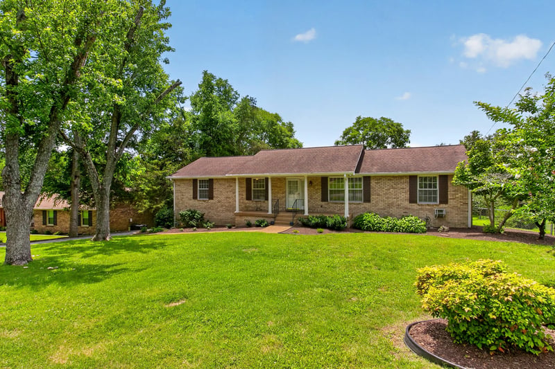 102 Cedar Springs Trl, Hendersonville, TN 37075