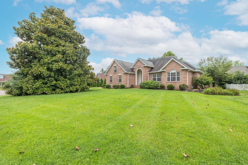 1406 Gray Fox Ln, Spring Hill, TN 37174