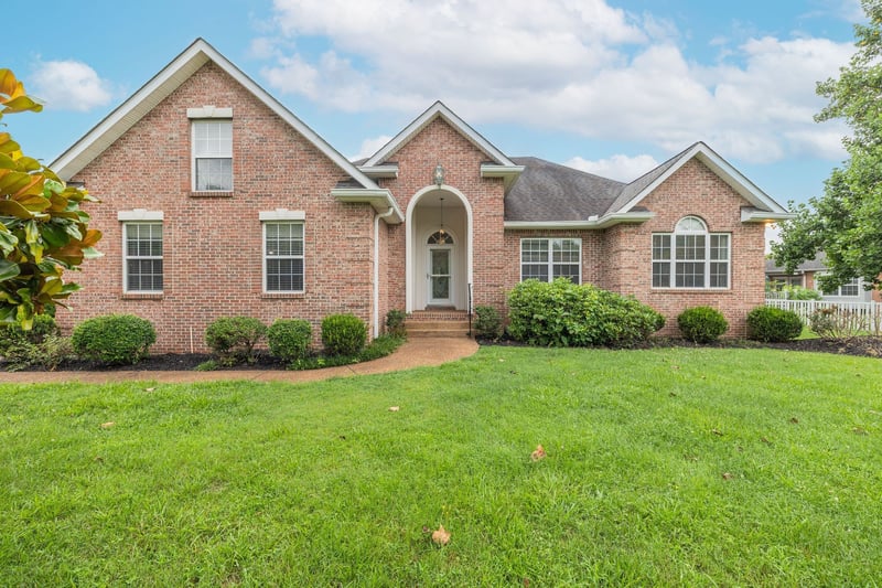 1406 Gray Fox Ln, Spring Hill, TN 37174