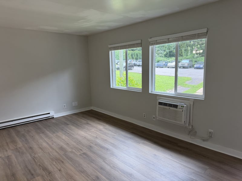 550 Harding Pl #E107, Nashville, TN 37211