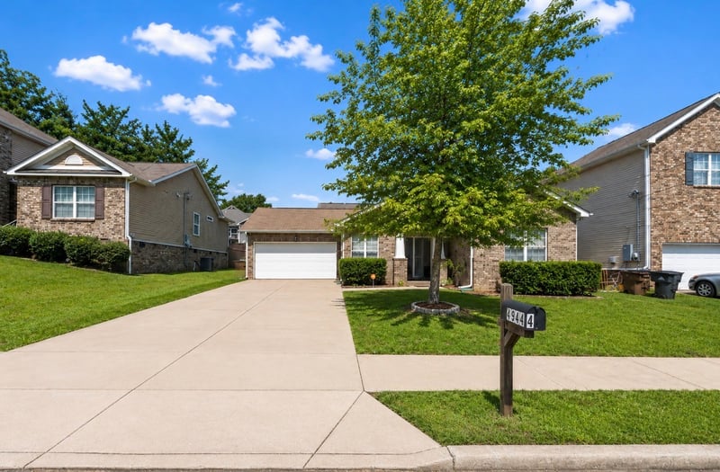 4944 Secretariat Dr, Antioch, TN 37013