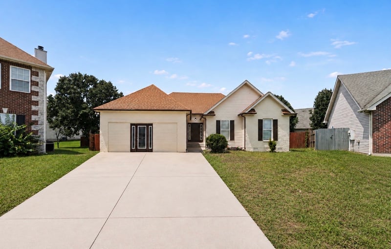 2320 S Grafton Ct, Nashville, TN 37217
