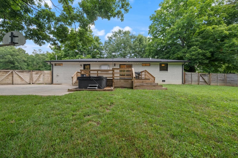 355 Barrywood Dr, Nashville, TN 37211