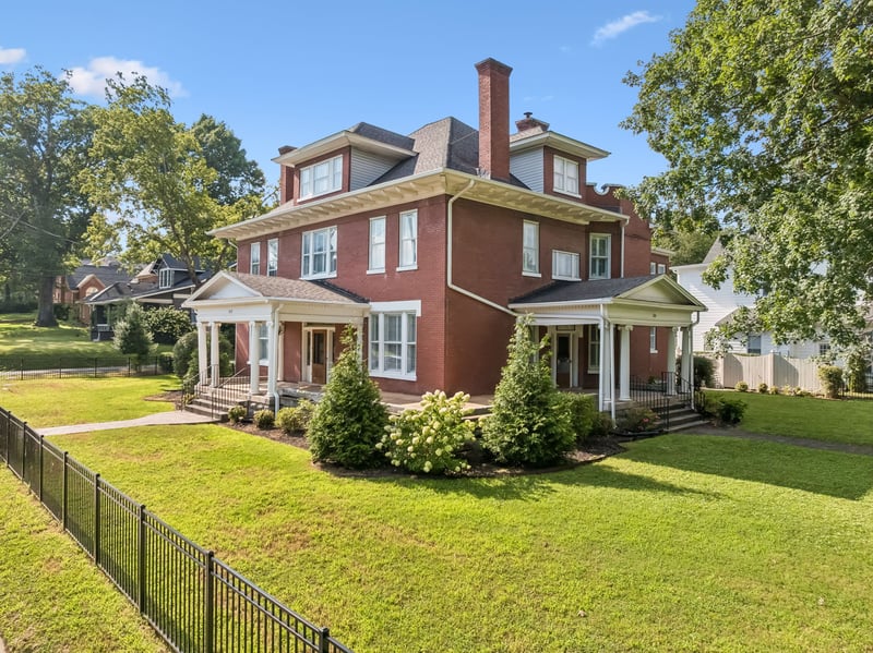 310 W 6th St, Columbia, TN 38401