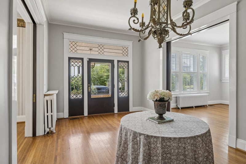 310 W 6th St, Columbia, TN 38401