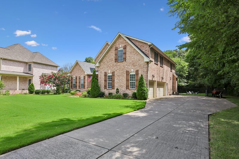 2208 Higgins Ln, Murfreesboro, TN 37130