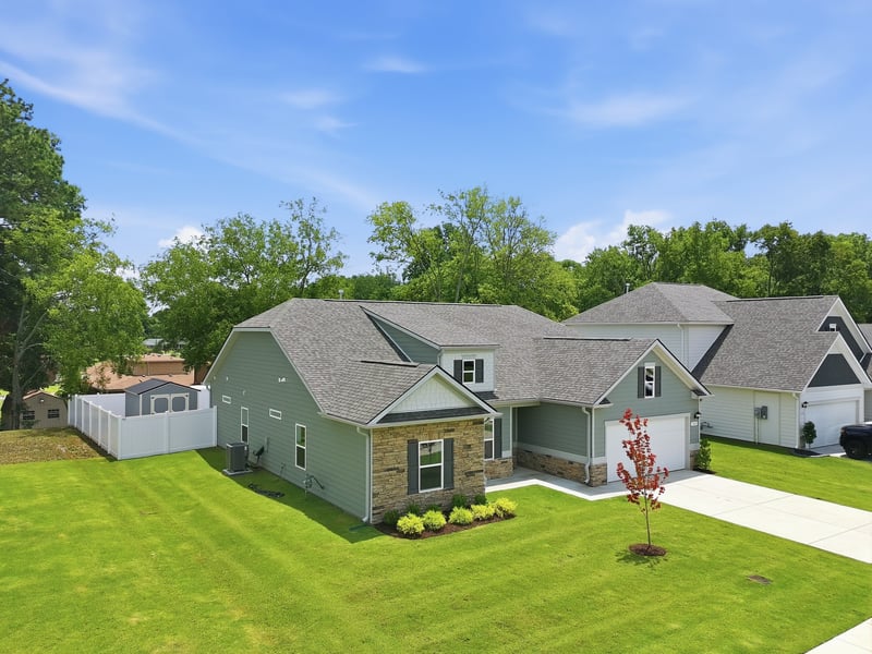 548 Nightengale Ridge Dr, Columbia, TN 38401