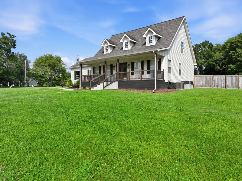1504 Bradshaw Dr, Columbia, TN 38401
