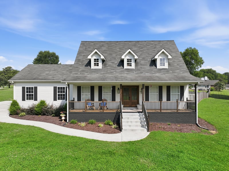 1504 Bradshaw Dr, Columbia, TN 38401