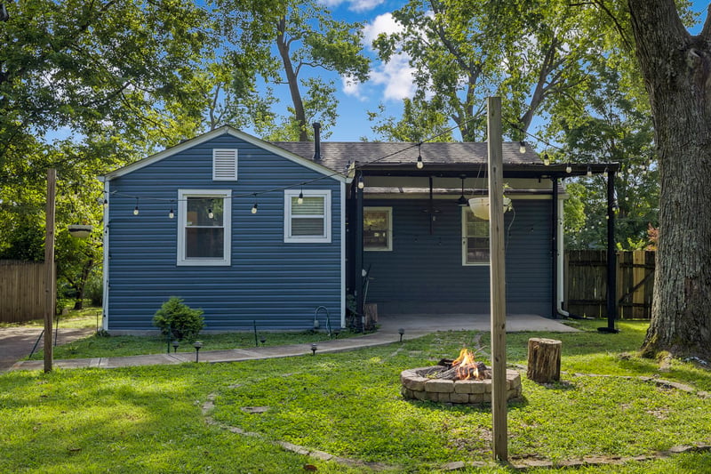 1032 Horseshoe Dr, Nashville, TN 37216