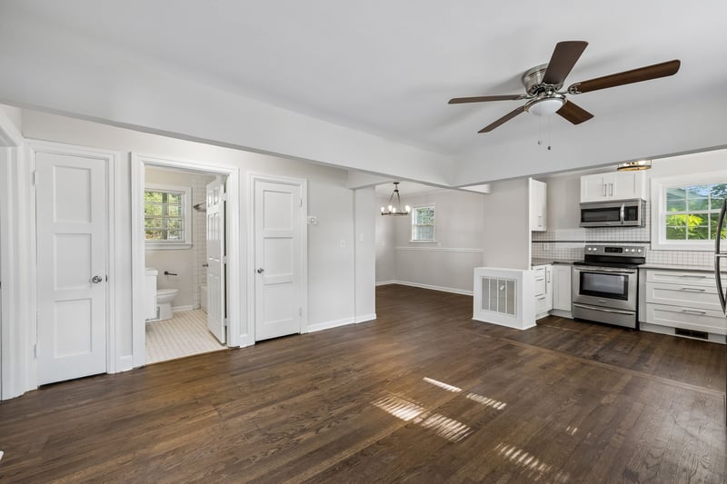 1032 Horseshoe Dr, Nashville, TN 37216