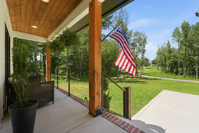 1038 Garton Rd, Burns, TN 37029