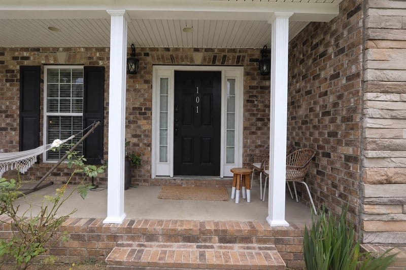 101 Brook Hollow Ct, Bon Aqua, TN 37025