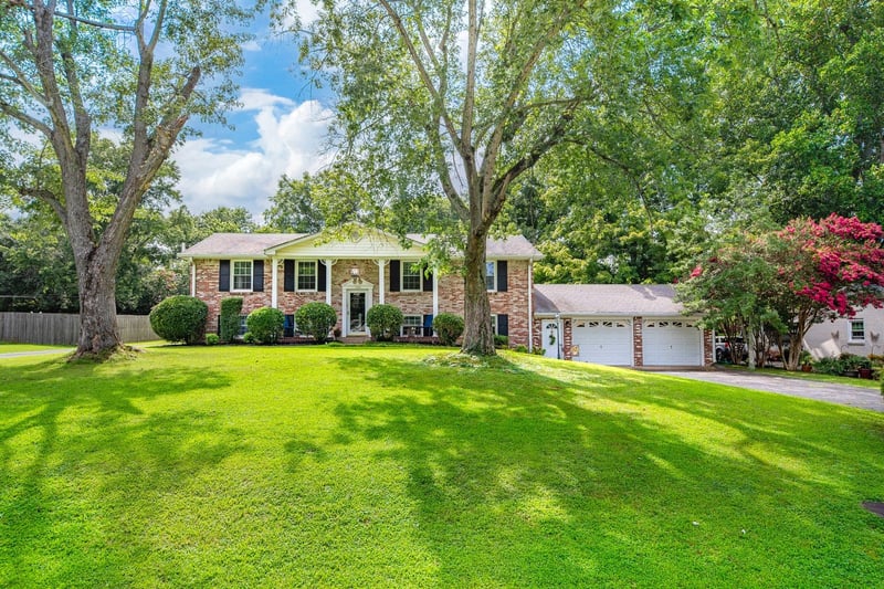 104 Hemingway Dr, Columbia, TN 38401