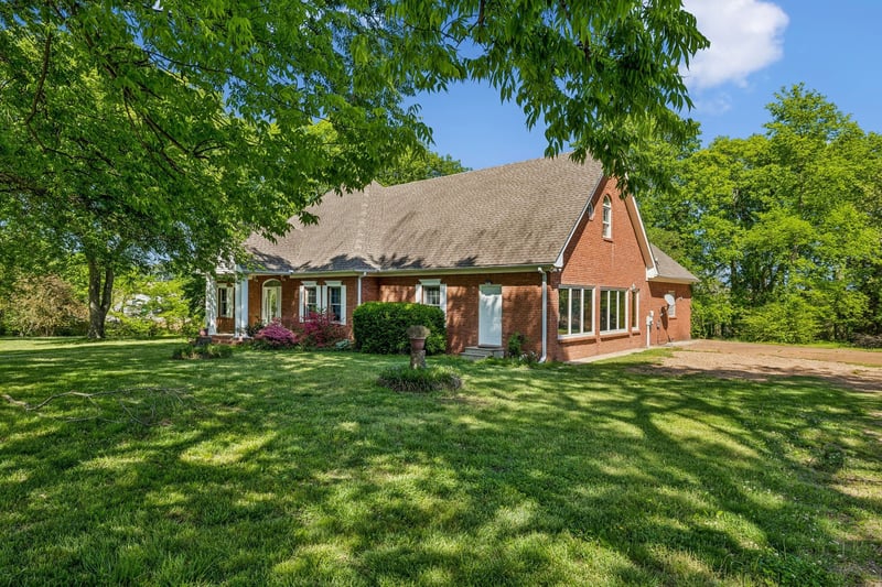 1019 Hilton Ln, Castalian Springs, TN 37031