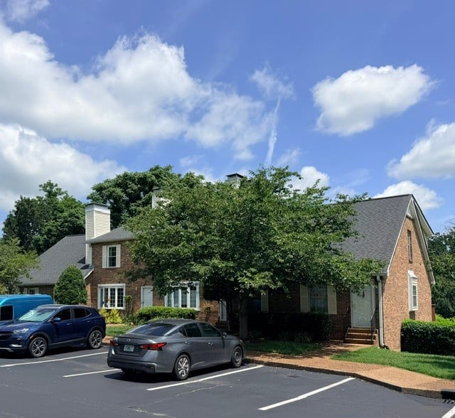 112 Cumberland Trce, Nashville, TN 37214