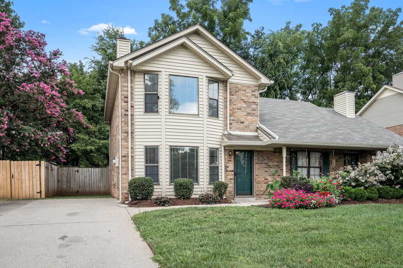 228 Hillside Ct, Murfreesboro, TN 37130
