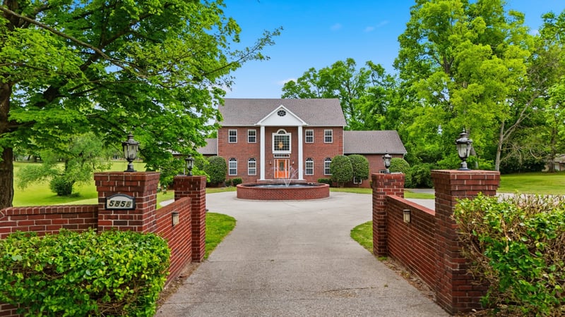 5858 Cloverland Dr, Brentwood, TN 37027