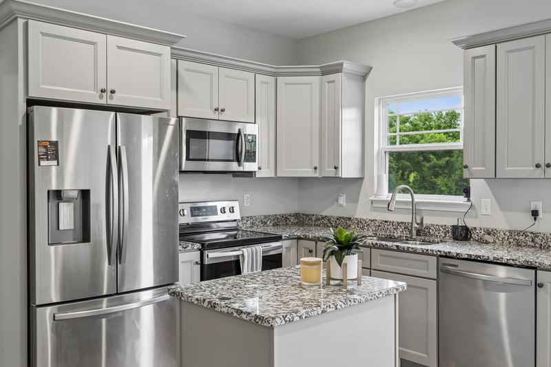 677 Steele Rd, Charlotte, TN 37036