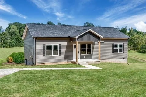 677 Steele Rd, Charlotte, TN 37036