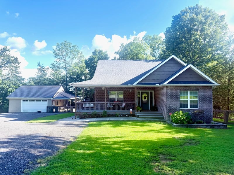 1107 Glendale Dr, Dickson, TN 37055