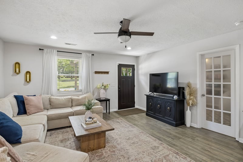 1433 Mcgavock Pike, Nashville, TN 37216