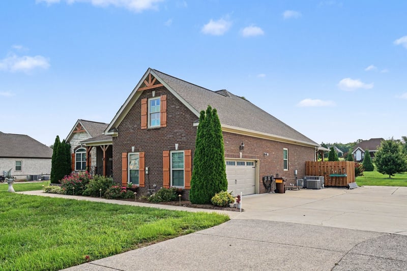 3043 Cross Gate Ln, Columbia, TN 38401