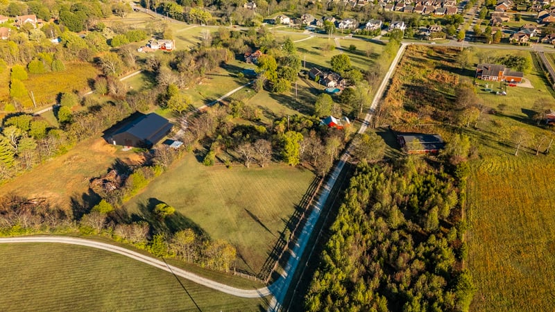 1745 Saundersville Rd, Hendersonville, TN 37075
