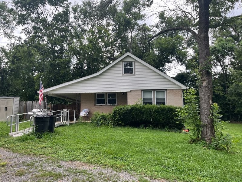 216 Walton Ferry Rd, Hendersonville, TN 37075