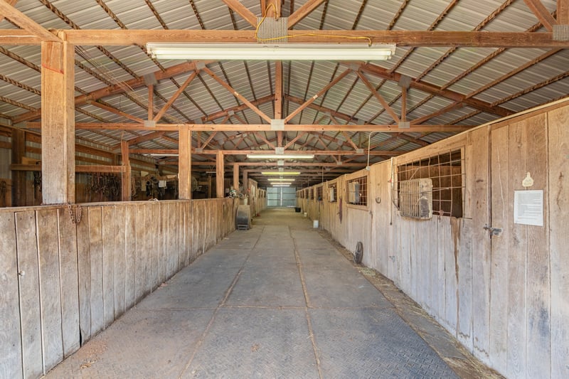 2141 Carpenter Bridge Rd, Columbia, TN 38401
