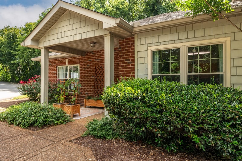 402 Cashmere Dr, Thompsons Station, TN 37179