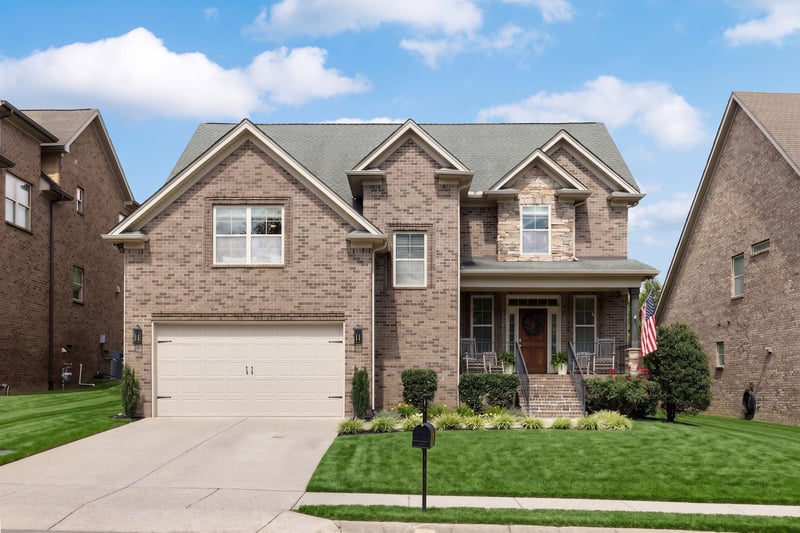 8033 Fenwick Ln, Spring Hill, TN 37174