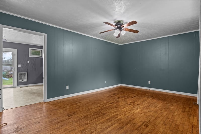 211 Tidwell St, Burns, TN 37029
