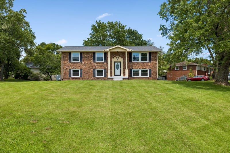 306 Grandview Dr, Old Hickory, TN 37138