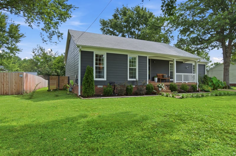 956 Harpeth Bend Dr, Nashville, TN 37221