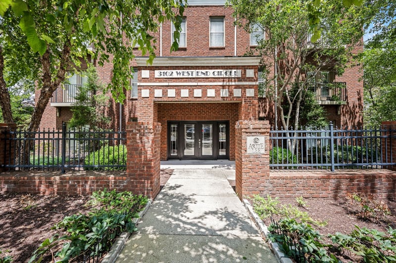 3102 West End Cir #401, Nashville, TN 37203