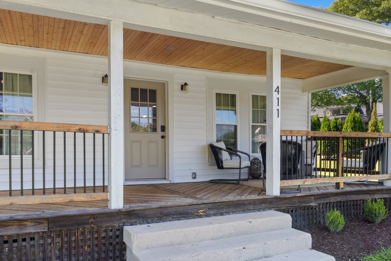 411 Riverside Dr, Columbia, TN 38401
