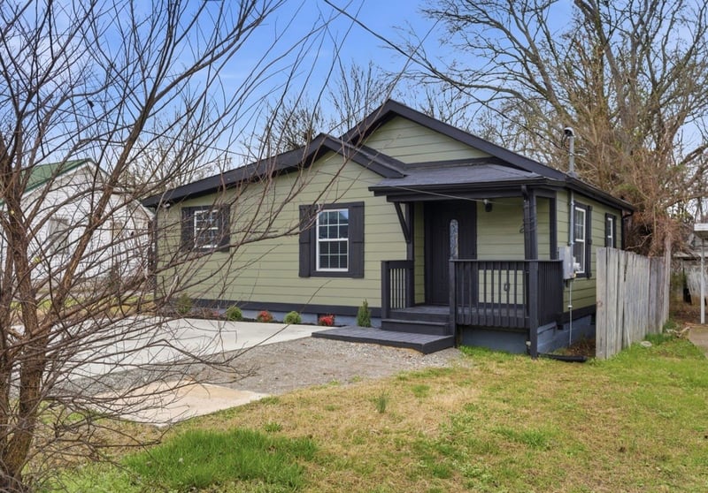 214 W Adams Ave, Lebanon, TN 37087