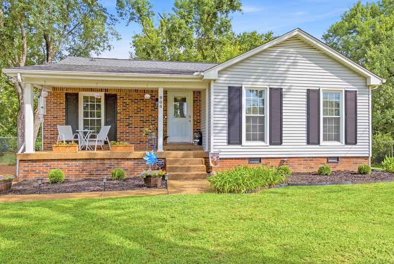 904 Harpeth Bend Dr, Nashville, TN 37221