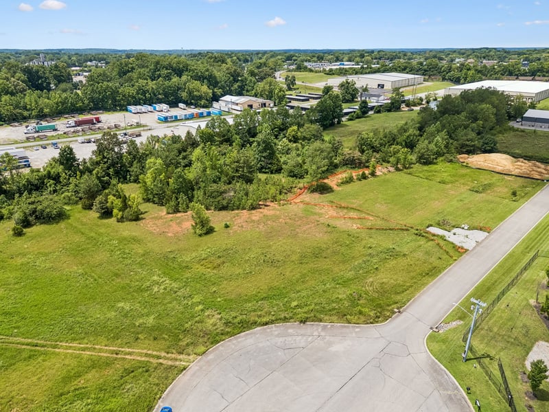 Bradley Dr, Springfield, TN 37172