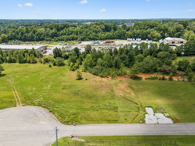 Bradley Dr, Springfield, TN 37172