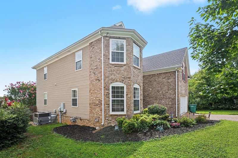 1324 Saybrook Xing, Thompsons Station, TN 37179