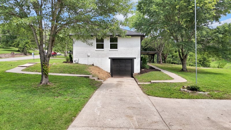2501 Woodberry Dr, Nashville, TN 37214
