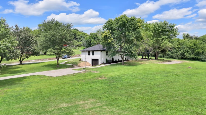 2501 Woodberry Dr, Nashville, TN 37214