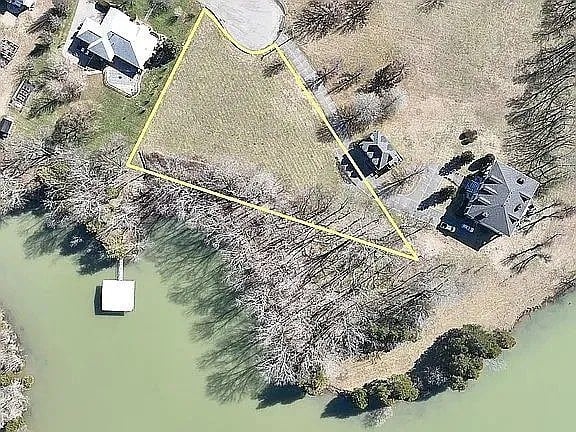 1060 Emerald Valley Dr, Castalian Springs, TN 37031